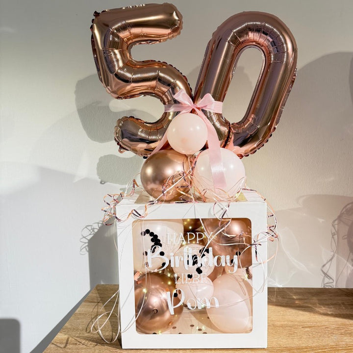 Ballonbox 50 Geburtstag mit roségoldenen Zahlenballons personalisiert