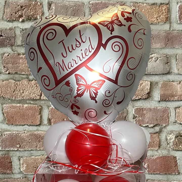 Ballonbox Hochzeit - Geldgeschenk - "Just Married rote Herzen"