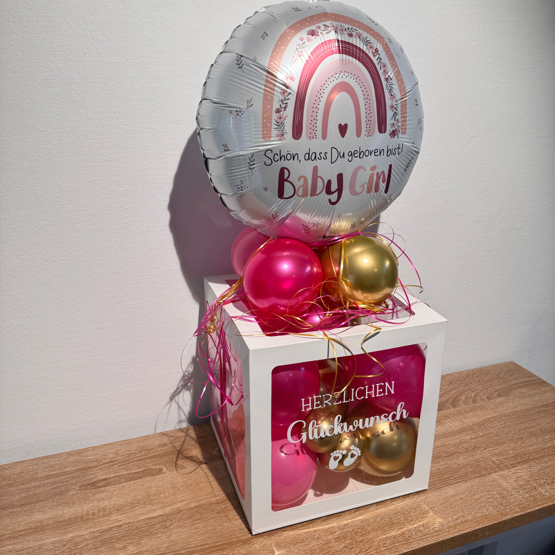 Personalisierte Ballonbox zur Geburt eines Mädchens von der linken Seite