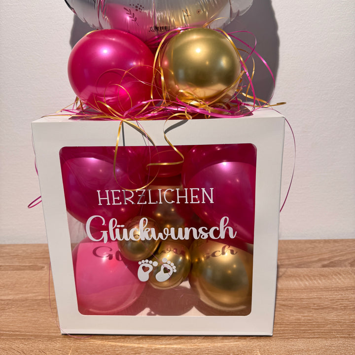 Ballonbox als Geldgeschenk zur Geburt eines Mädchens mit personalisierter Geschenkbox