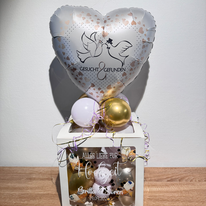Geldgeschenk Hochzeit als personalisierte Ballonbox mit Herzballon Gesucht &amp; Gefunden und Namen des Brautpaares