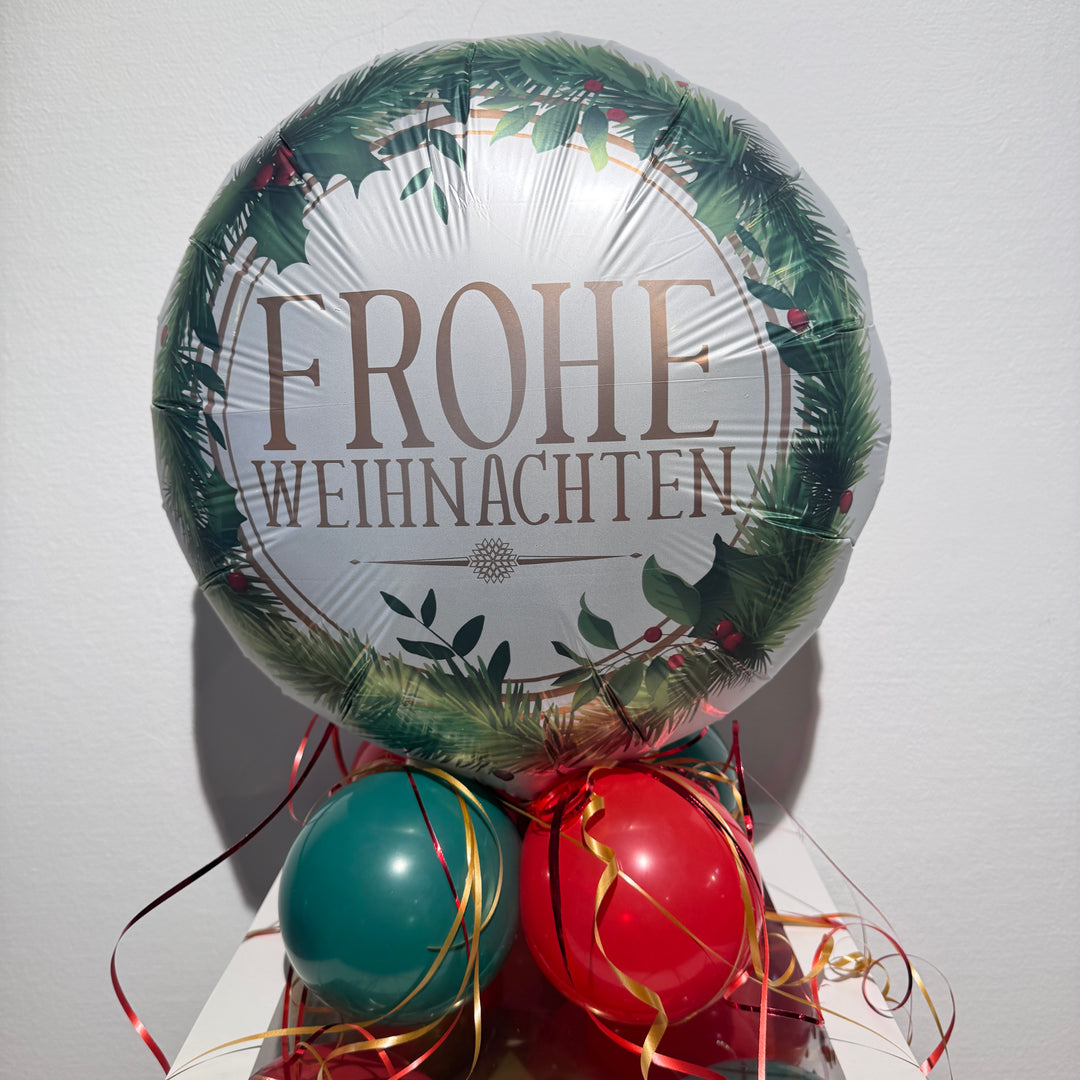 Geldgeschenk zu Weihnachten in personalisierter Ballonbox mit weihnachtlichen Ballons und Geldscheinen
