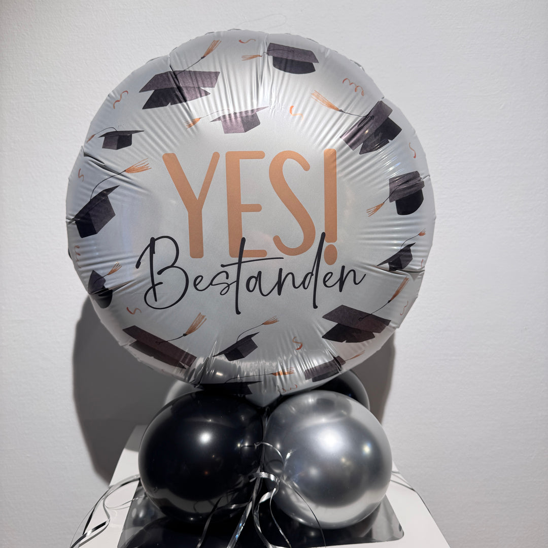 Geschenk zur bestandenen Prüfung für Erzieherin als DIY Ballonbox mit Bestanden Ballon
